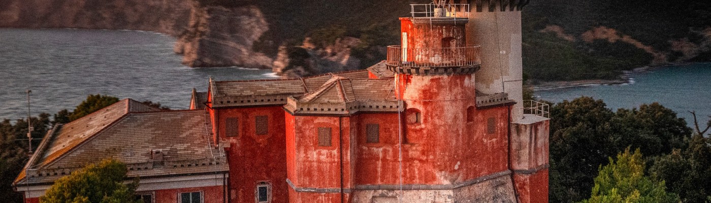 004MOD_web_Il Faro_-®Elisabetta Cesari