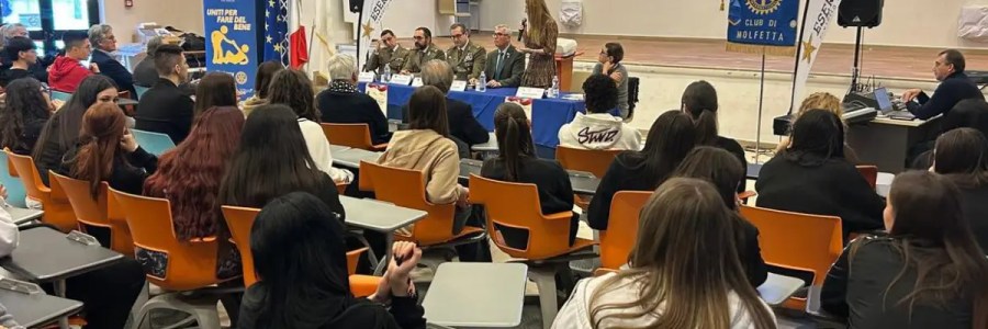 All’IIS “Antonio Bello” di Molfetta il progetto “Valori in divisa”: cosa ne avrebbe pensato il vescovo pacifista?