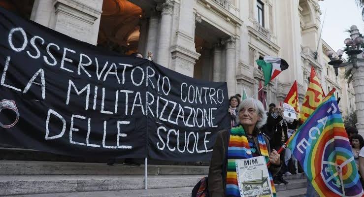 Disarmare la cultura della guerra: dalla militarizzazione della società alla civiltà della cura